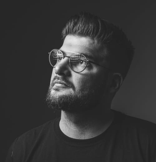 Armand Buisson : "Ce qui me plaît le plus, c'est de voir les gens prendre plaisir et vibrer sur mes playlists."